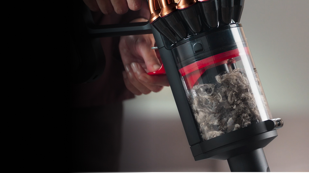 Ο κάδος CleanCompaktor στην ηλεκτρική σκούπα Dyson V16 Piston Animal.